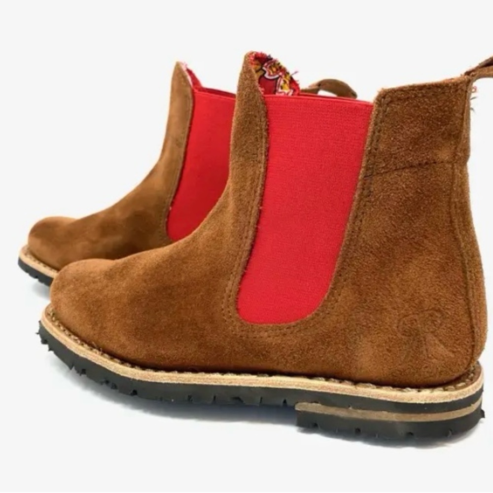 Suede boots